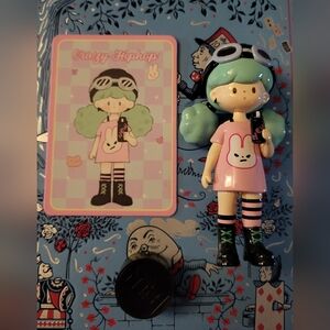 Finding Unicorn × Molinta: "Gossip Club Series" Crazy Hiphop + card + stand